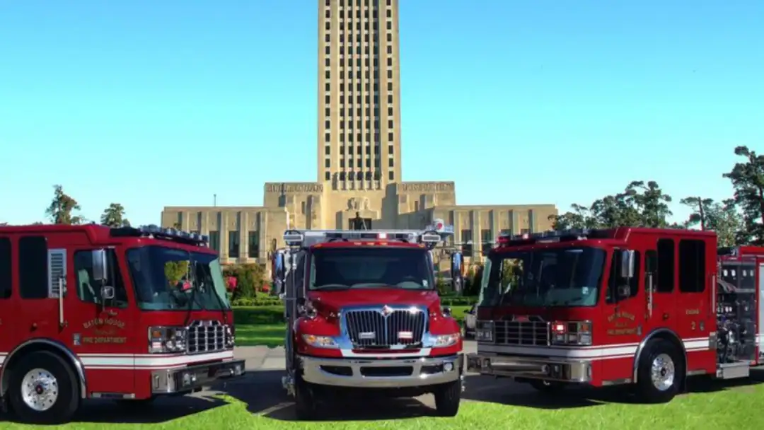 baton rouge fire trucks louisiana state capitol